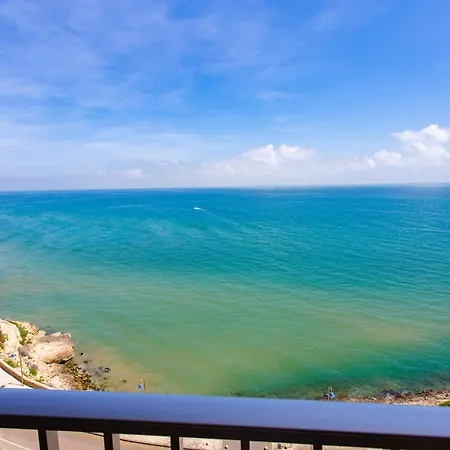 Panoramic Sea Views 아파트 쿠엘라