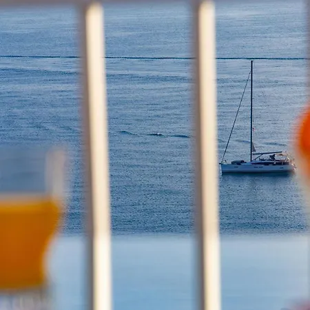 Panoramic Sea Views 아파트 *