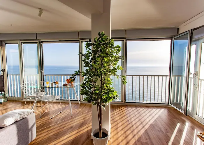 Panoramic Sea Views Apartmán *